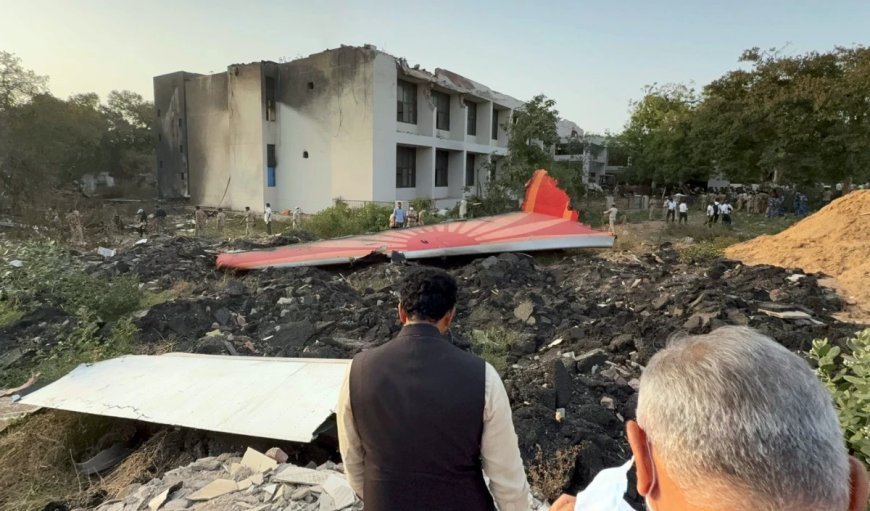 Air India plane crash: टाटा ग्रुप ने एक-एक करोड़ रुपये की मदद का किया ऐलान, हॉस्टल बिल्डिंग के निर्माण को लेकर भी बड़ा वादा