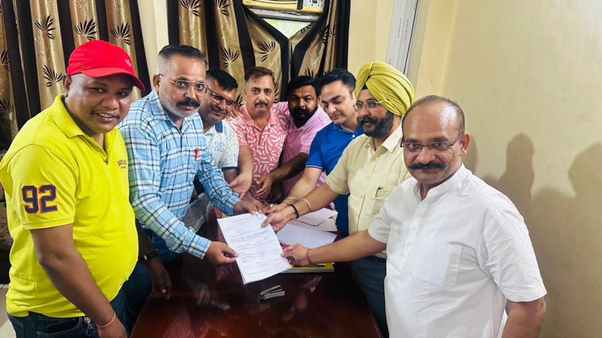 सिटी क्लब कार्यकारिणी सदस्य के लिए संजय ठुकराल ने जोर शोर से कराया नामांकन