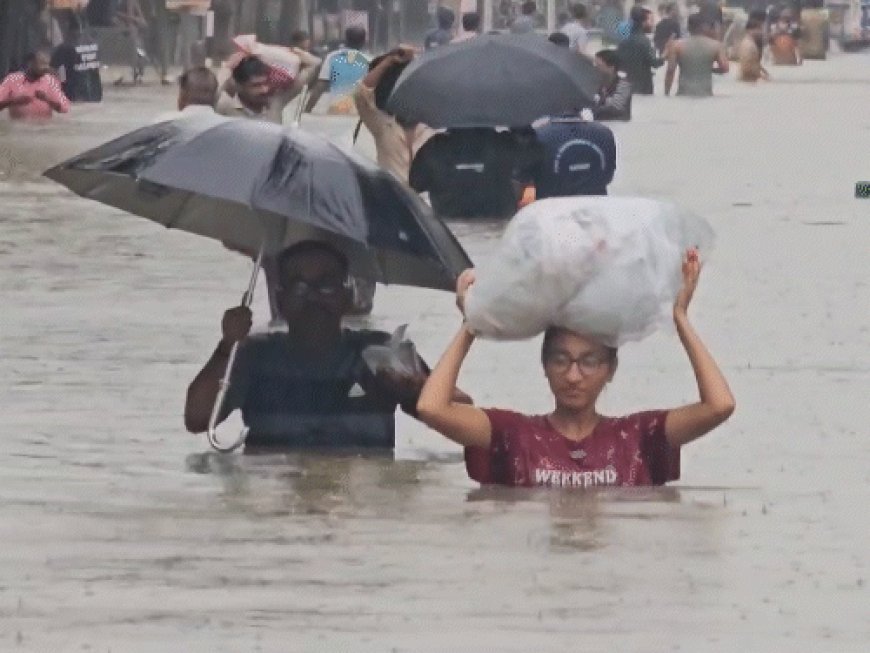 सूरत में बारिश से बाढ़ जैसे हालात, स्कूल बंद:5 सोसाइटी और 2 स्टेट हाईवे में पानी भरा; दिल्ली छोड़कर देश के सभी राज्य में मानसून पहुंचा