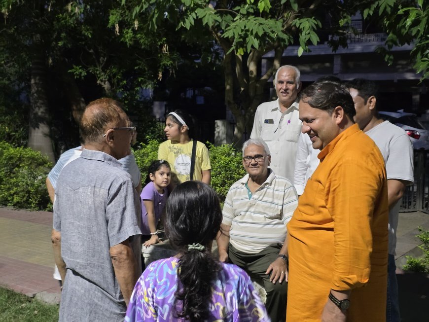 महापौर ने आवास विकास के पार्कों का किया निरीक्षण