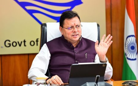 मुख्यमंत्री धामी ने जनसमस्याओं पर की फरियादियों से बात