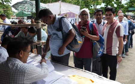 खटीमा ब्लॉक में मतदान कराने हेतु मतदान पार्टियों की हुई रवानगी।