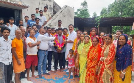 ठुकराल ने भारी जनसैलाब के साथ किया सुषमा के लिए मांगे वोट