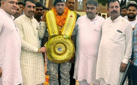 भिवानी के कमांडो को मिला गैलेंट्री अवार्ड:गांव पहुंचने पर हुआ स्वागत, बोले- कठिन परिश्रम और सही दिशा में प्रयास से हर लक्ष्य संभव