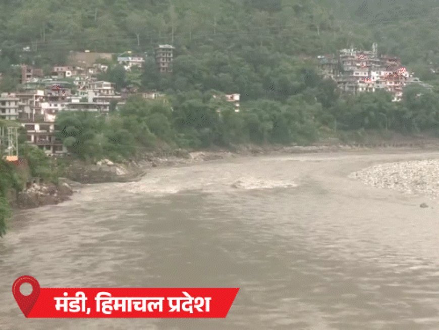 हिमाचल में 30 जून की रात 16 जगह बादल फटे:बाढ़-लैंडस्लाइड में अब तक 51 मौतें, 22 लापता; वाराणसी में गंगा में डूबे 20 मंदिर