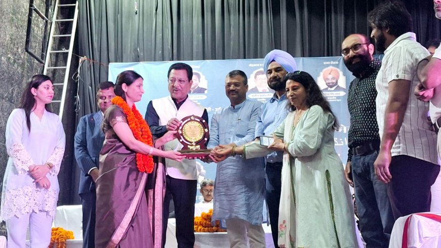परवाज़े अमन के उर्दू हिंदी मंच के मुशायरे में रात भर सजी महफिल