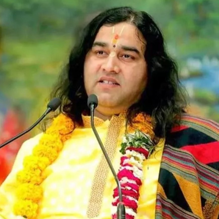 आगरा कोर्ट में हाजिर हुए देवकीनंदन ठाकुर:सुनवाई की अगली तिथि मिली 18 अगस्त, जयचंद को लेकर दिया था बयान