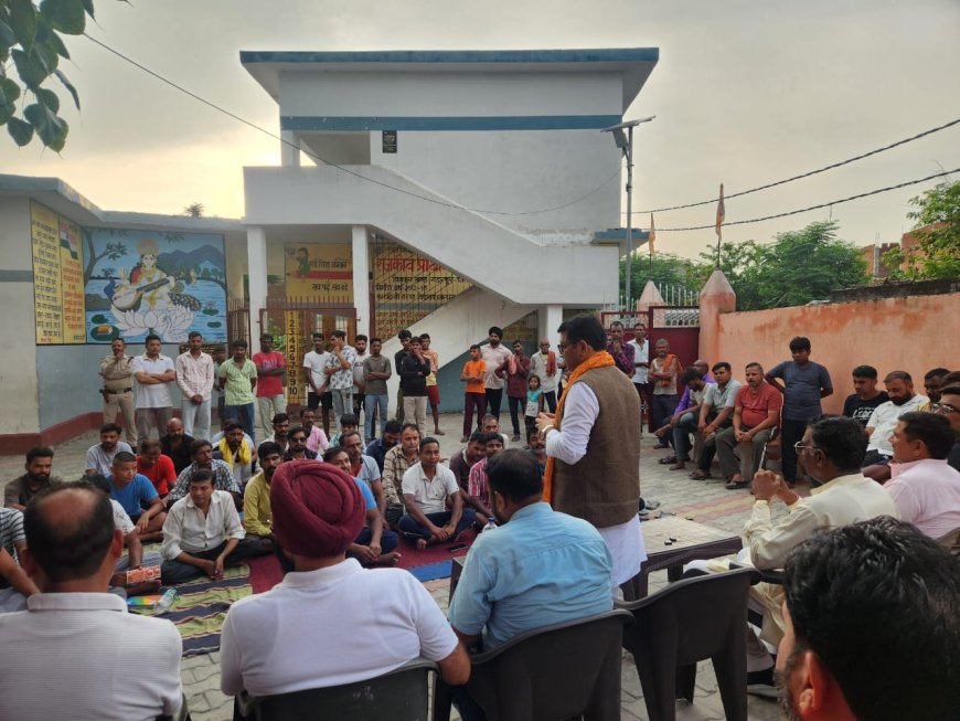 विधायक शिव अरोरा ने खानपुर पूर्व जिला पंचायत सीट से भाजपा समर्थित प्रत्याशी अमिता विश्वास के पक्ष मे सम्पतपुर मे की सभा, अमिता विश्वास के लिये जनता से मांगा समर्थन*