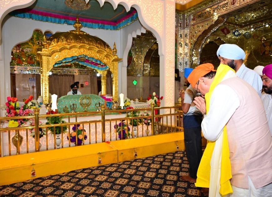 मुख्यमंत्री पुष्कर सिंह धामी ने नानकमत्ता साहिब गुरुद्वारे में टेका मत्था, बच्चों से की आत्मीय भेंट धार्मिक आस्था और सामाजिक सौहार्द का दिया संदेश*