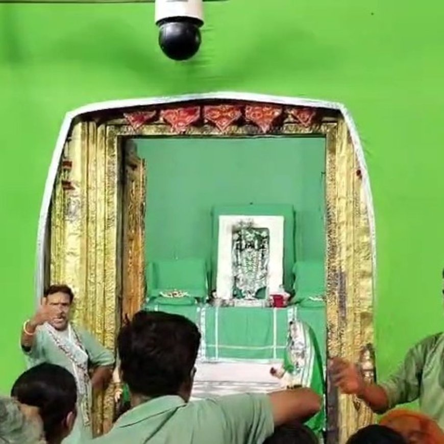 द्वारिकाधीश मंदिर में हरि घटा का आयोजन:अमावस्या पर राजाधिराज ने दिए भक्तों को दर्शन, कल कली के हिंडोले में विराजेंगे ठाकुर जी