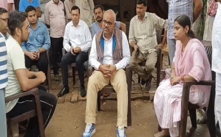 अल्जीरिया में बेटे की मौत, परिजनों से मिले डीएम:कानपुर के युवक का शव जल्द आएगा गांव, डीएम बोले- हम परिवार के साथ