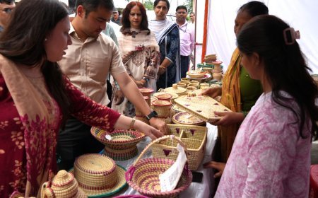 आकांक्षा हट" कार्यक्रम के अंतर्गत महिला स्वंय सहायता समूहों को बढ़ावा, सीडीओ ने दिए महत्वपूर्ण निर्देश।*