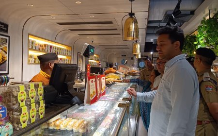 जिला प्रशासन एवं पुलिस विभाग के संयुक्त अभियान के दौरान मंगलम फूड प्रोडक्ट (मंगलम स्वीट एंड फास्ट फूड) प्रतिष्ठान का औचक निरीक्षण किया