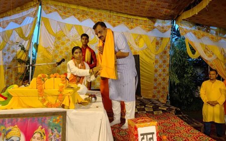 देवहोम फेस-7 स्थित देवग्रीन वेलफेयर सोसायटी की ओर से आयोजित सार्वजनिक संगीतमय श्रीमद् भागवत कथामृत सप्ताह ज्ञान यज्ञ में पूर्व विधायक राजकुमार ठुकराल ने भाग लिया।