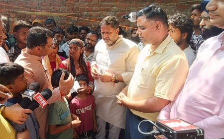 विधायक शिव अरोरा ने रमपुरा  कल्याणी नदी में बह जाने के कारण जान गवाने वाले मृतक सूरज के परिजनों को 24 घंटे के भीतर सौपा 4 लाख की धनराशि का आर्थिक सहायता चैक!