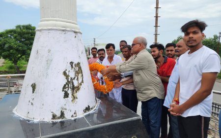 अगस्त क्रांति दिवस पर श्रद्धांजलि कार्यक्रम आयोजित, दिनेश शुक्ला बोले