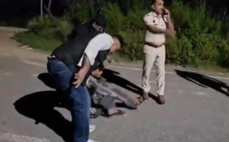एल्विश यादव के घर फायरिंग का आरोपी गिरफ्तार:पुलिस एनकाउंटर, पैर में गोली लगी, फरीदाबाद में छिपा था
