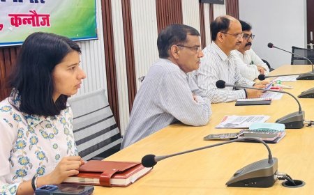 नवजात शिशुओं की फीडिंग में सौरिख ब्लाक फिसड्डी:आयुष्मान कार्ड बनाने में कन्नौज, छिबरामऊ, उमर्दा और तालग्राम पिछड़े, डीएम ने दी चेतावनी