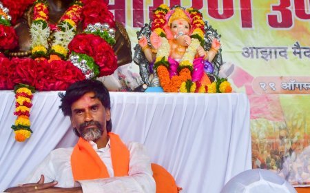 मुंबई में मराठा आरक्षण आंदोलन का दूसरा दिन:मनोज जरांगे बोले- ये आखिरी लड़ाई, सरकार हमारे धैर्य की परीक्षा न ले