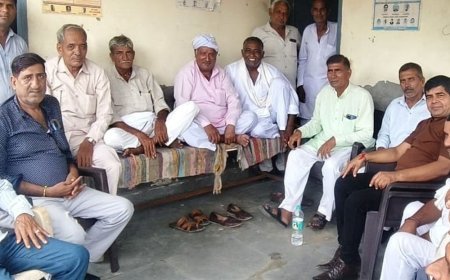 महम में प्रदर्शन को लेकर कर्मचारियों की बैठक:जॉब सुरक्षा और वेतन वृद्धि की मांग, पंचकूला में धरने का निर्णय