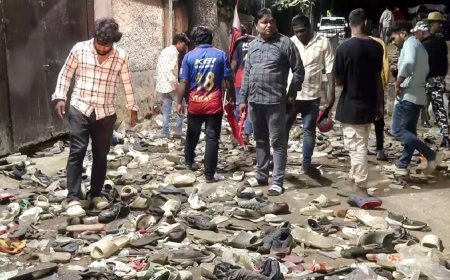 बेंगलुरु भगदड़ का दर्द: RCB ने जान गंवाने वाले 11 फैंस के परिवारों को दिए 25 लाख रुपये।