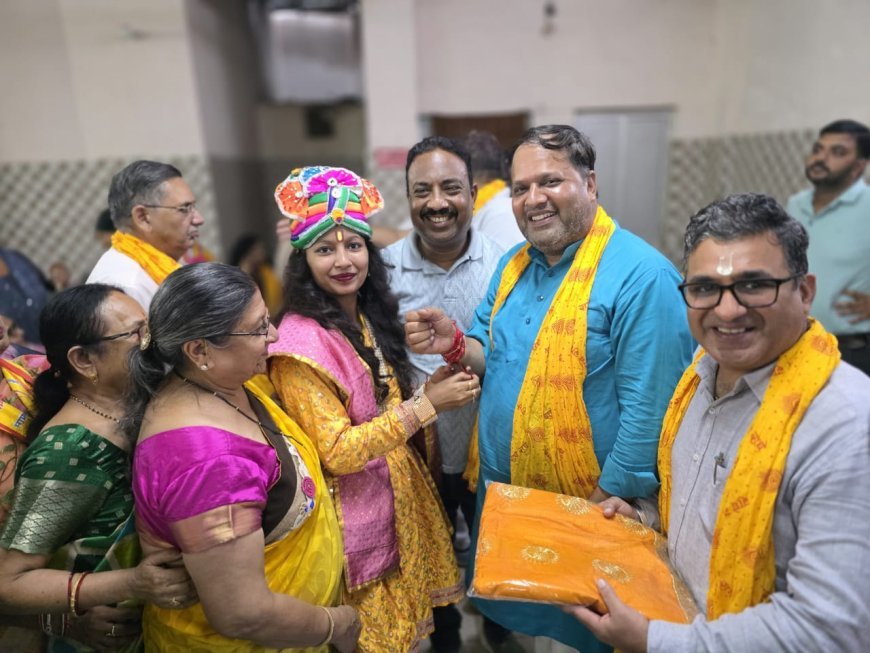 महिलाओं ने महापौर को बांधी राखी - लंबी उम्र और समृद्धि की दी शुभकामनाएं - महापौर ने उपहार देकर निभाया फर्ज