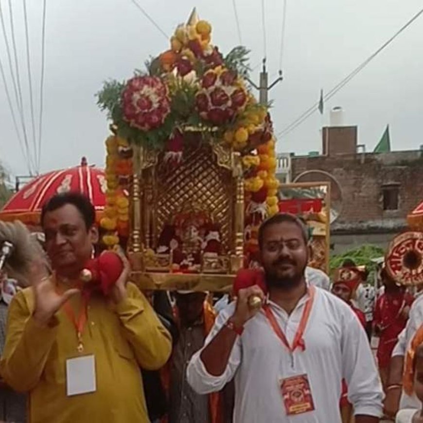 सिरोही में गणेश चतुर्थी की शोभायात्रा में उमड़ी भीड़:20 से अधिक आकर्षक झांकियां निकलीं, श्रद्धालुओं ने फूल बरसाए