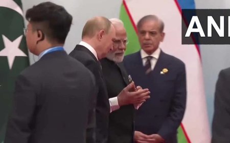 Shehbaz Sharif को नजरअंदाज करते हुए Modi-Putin आगे बढ़ रहे थे, Pak PM सावधान की मुद्रा में खड़े होकर सब देख रहे थे, Video Viral
