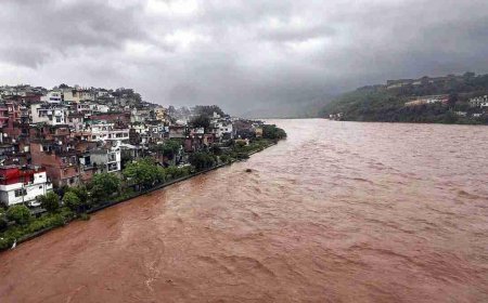 Jammu Kashmir Weather Update : अगले 2 दिन भारी, ट्रेनें 15 सितम्बर तक रद्द, वैष्णो देवी यात्रा 8 दिन से बंद