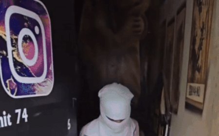 करनाल में पुलिस की कैफे पर रेड:केबिन में छिपे मिले युवक-युवतियां, 200 रुपए प्रति घंटा लिया किराया; संचालक फरार