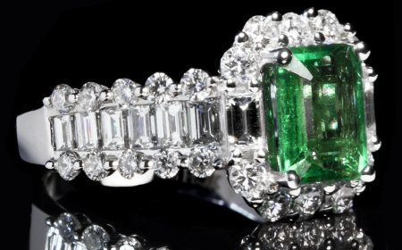 Emerald Benefits: पन्ना पहनने से मिलते हैं गजब के फायदे, जानें किन राशियों को धारण करना चाहिए ये रत्न