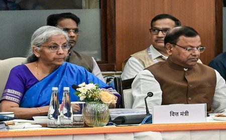 GST सुधारों से बढ़ेगी खपत, बढ़ेगी आय! सीतारमण बोलीं- मध्यम वर्ग का हित सर्वोपरि