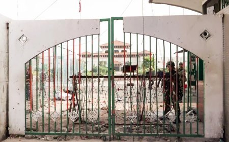 नेपाली संसद और SC भी आग के हवाले, Gen Z प्रदर्शनकारियों ने देश में क्या-क्या फूंक डाला?