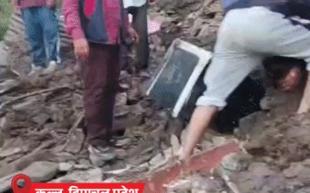 लद्दाख में हिमस्खलन, 3 जवान शहीद:कुल्लू में लैंडस्लाइड, 5 की मौत; दिल्ली में 4 मंजला इमारत ढही, अहमदाबाद में दंपति की करंट से मौत