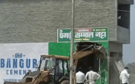 हिसार में अवैध कॉलोनियों पर चला बुलडोजर:किसान संगठन का कार्यालय ढहाया, मकान गिराए; किसान नेता बोले- कार्रवाई दुर्भावना से प्रेरित