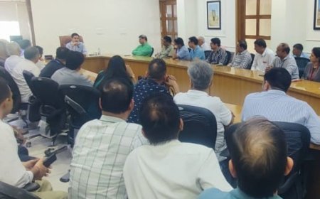 हांसी में सुरक्षा को लेकर पुलिस-व्यापारियों की बैठक:नाइट विजन CCTV लगाने पर जोर, एटीएम पर गार्ड की तैनाती जरूरी