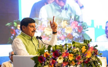 कोलकाता में  इंवेस्टर्स से बोले CM  डॉ. मोहन यादव, मध्यप्रदेश में आपके लिए सब कुछ, आप यहां बैठे-बैठे कर सकेंगे बिजनेस