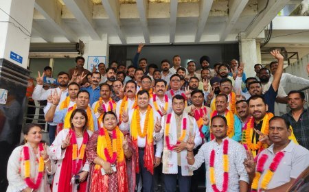विधायक शिव अरोरा ने नवनियुक्त जिला पदाधिकारियो का अपने कार्यालय पर किया जोरदार स्वागत*