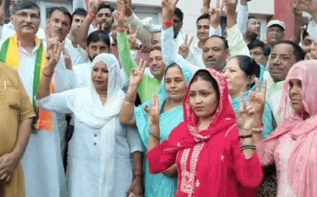 बवानीखेड़ा नपा की उपाध्यक्ष बनी रीनू:कांटे की टक्कर, भाजपा उम्मीदवार ने 1 वोट से बसंती देवी को हराया, जीत पर मनाई खुशी