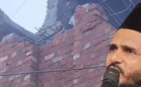 संभल सांसद जियाउर्रहमान बर्क के अवैध निर्माण की तोड़फोड़ जारी:151 वर्ग फीट क्षेत्र में बना सैडबैक हटाने का काम चल रहा, मजबूत पिलर तोड़ने में लग रहा समय