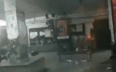 60 साल पुराने बस स्टैंड की छत का प्लास्टर गिरा:बड़ा हादसा टला, 2 दिन पूर्व हजारों की संख्या में कांस्टेबल अभ्यर्थी मौजूद थे