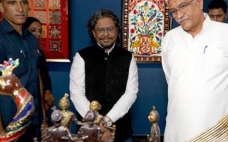 PM मोदी को मिली 1300 तोहफों की आज से ई-नीलामी:देवी भवानी की मूर्ति की बेस प्राइज ₹1 करोड़; पैरालंपिक मैडलिस्टों के जूते भी बिकेंगे