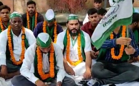 बरेली में भाकियू (चढ़ूनी) का धरना-प्रदर्शन:धान-मक्का की खरीद सितंबर से शुरू करने और गन्ना 500 रुपए प्रति क्विंटल करने की मांग