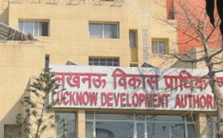 एलडीए के सात अफसरों समेत 23 पर केस:2001 के सात भूखंडों की रजिस्ट्रियां फर्जी दस्तावेजों पर ट्रांसफर, सब-रजिस्ट्रार की जांच के बाद वजीरगंज पुलिस ने दर्ज की FIR