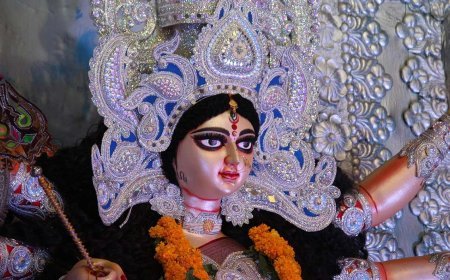 Shardiya Navratri 2025: माता दुर्गा को समर्पित 9 दिन बेहद कल्याणकारी