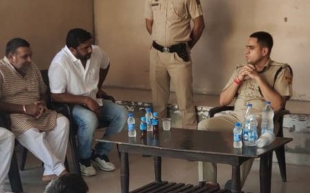 हांसी एसपी ने माढा-माजरा में की ग्रामीणों से मुलाकात:बोले- अपराध रोकने के लिए सहयोग जरूरी, गांवों में बढ़ेगी गश्त