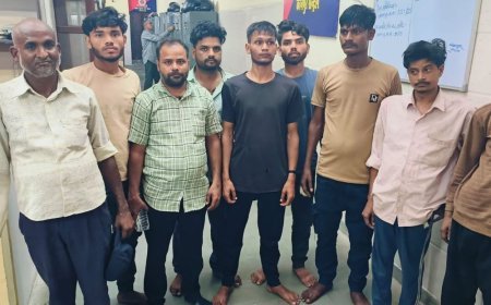 आरपीएफ ने 15 अवैध वेंडरों को पकड़ा:कानपुर सेंट्रल स्टेशन और ट्रेनों में चला अभियान