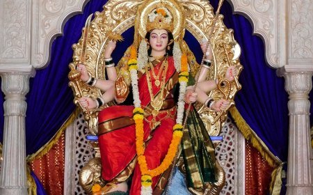 Shardiya Navratri 2025: नवमी-दशहरा पर अपनाएं ये दिव्य उपाय, मां दुर्गा बरसाएंगी खुशियों का धन-धान्य