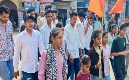टोंक में नाबालिग मामले को लेकर ABVP का प्रदर्शन:जबरन निकाह के लिए धमकाने वालों के खिलाफ कार्रवाई की मांग; कलेक्टर को सौंपा ज्ञापन