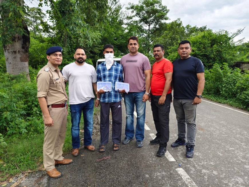 उत्तराखण्ड एसटीएफ की बड़ी कार्यवाही-  02 ऑटोमैटिक पिस्टल व 02 मैगजीन के साथ 01 अन्तर्राज्यीय तस्कर गिरफ्तार, एसटीएफ द्वारा थाना रुद्रपुर पुलिस के साथ ज्वाइंट ऑप्रेशन में की गयी गिरफ्तारी।।*